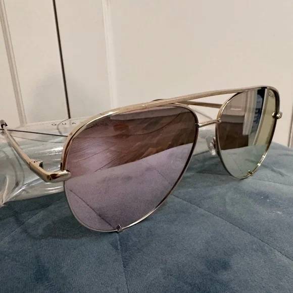 Quay x Desi High Key Sunglasses - Picture 5 of 7